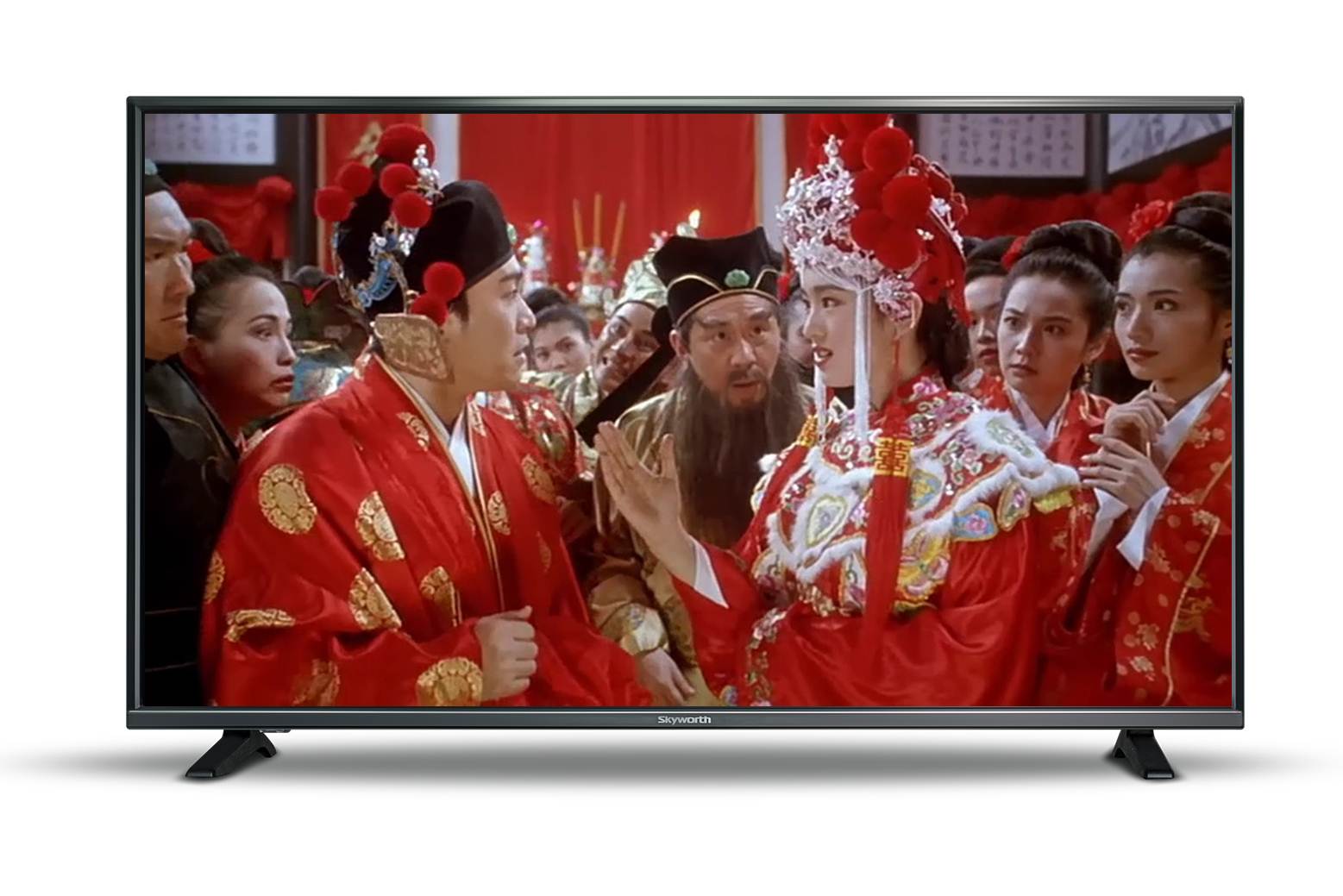 兩人一起坐在電視機(jī)前看高清大片，醞釀一下情緒